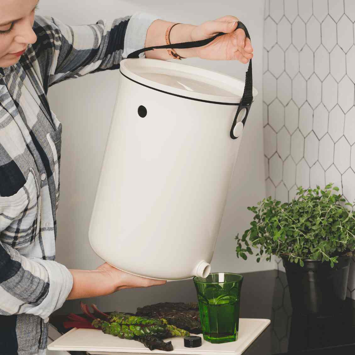 Bokashi Kitchen Compost Bin 2.5 gal.