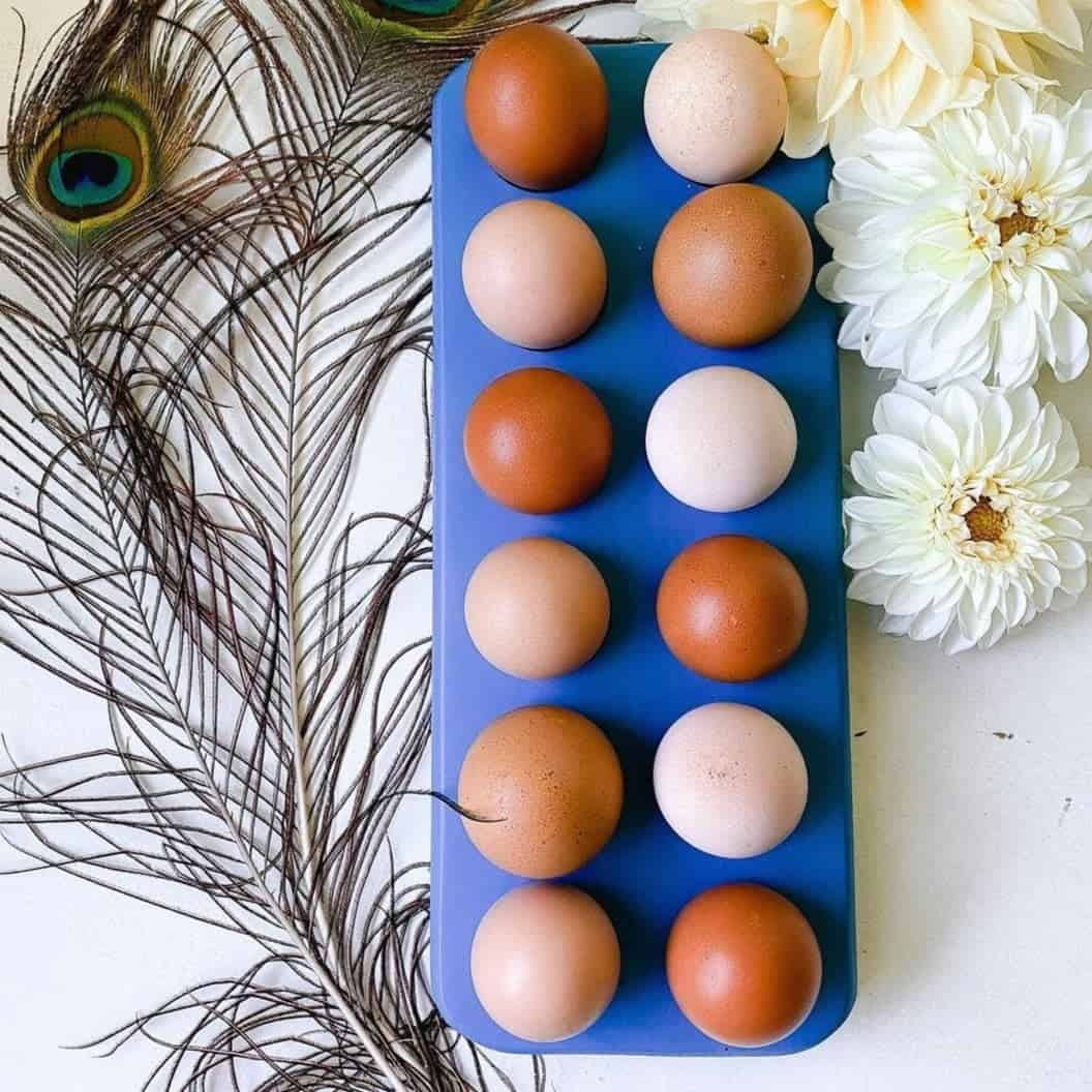 Henlay Decorative Egg Storage Tray: Wooden Egg Holder for Refrigerator, Kitchen Counter, Serving, or Display